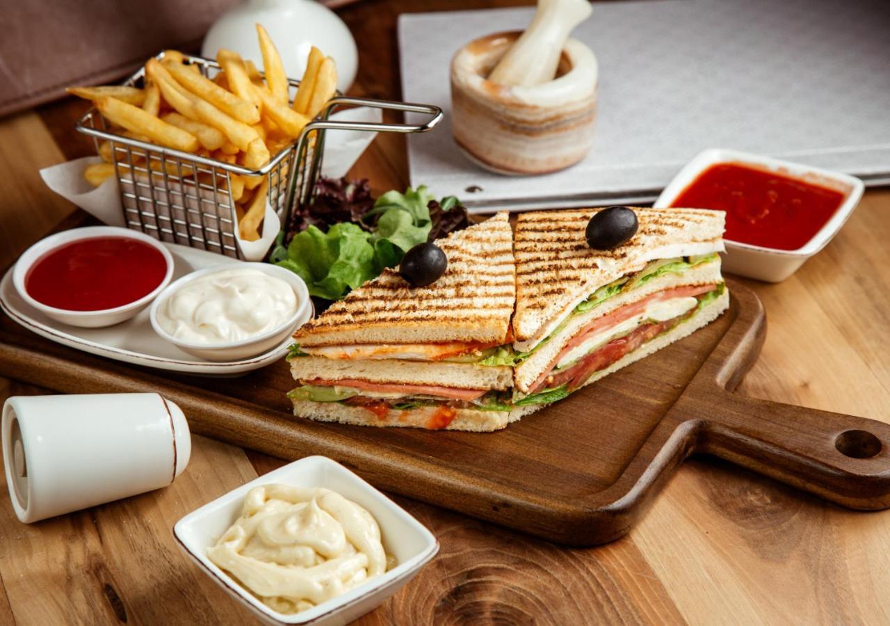 Bloom Hotel - Gachibowli Hyderabad Ngoại thất bức ảnh